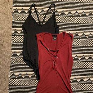 Set of bodysuits